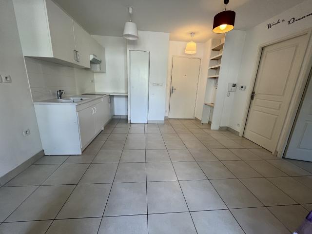 Appartement 2 pièces, 38 m² à louer à Hyères 83400