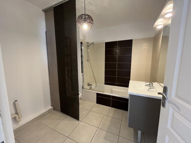Appartement 2 pièces, 38 m² à louer à Hyères 83400