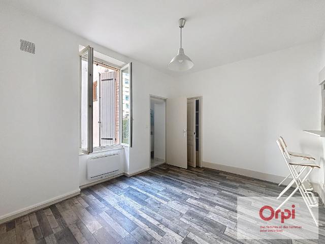 Appartement 2 pièces, 38 m² à louer à Montluçon 03100