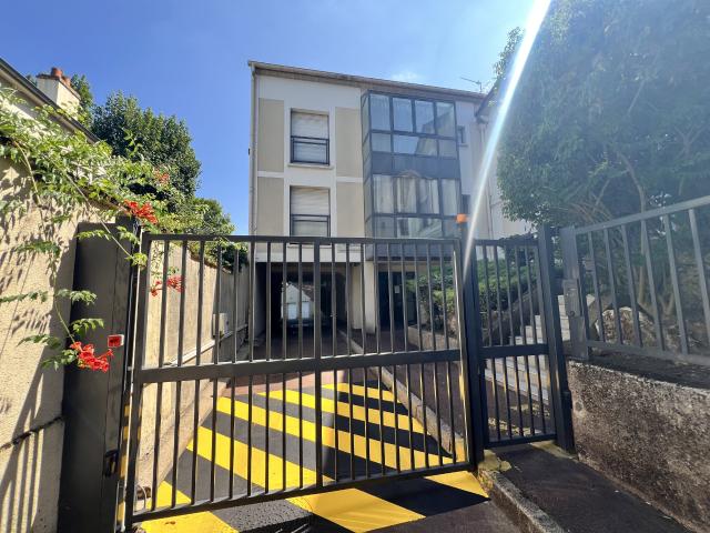 Appartement 2 pièces 39 m2 avec 2 parking et cave