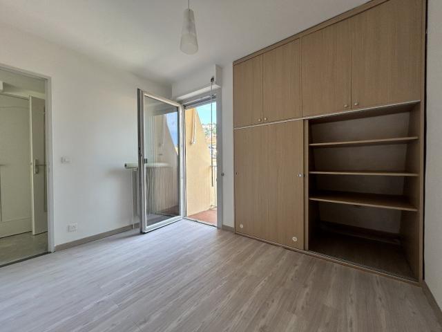 Appartement 2 pièces, 39 m² à louer à Menton 06500