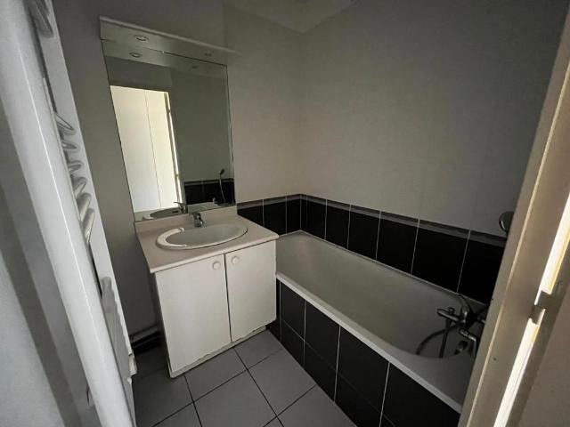Appartement 2 pièces, 39 m² à louer à Nîmes 30900