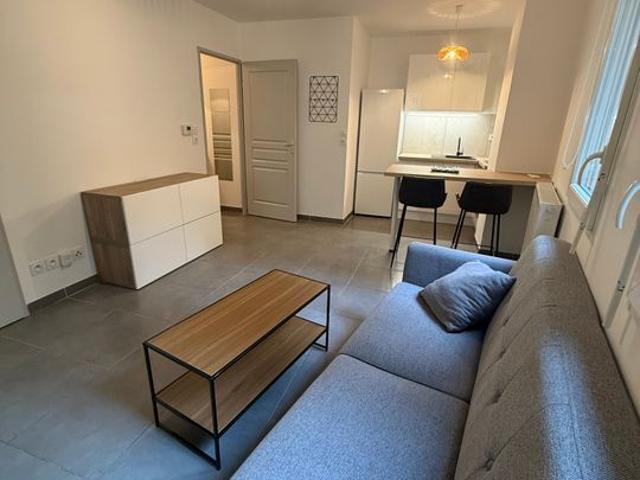 Appartement 2 pièces, 39 m² à louer à Ollioules 83190