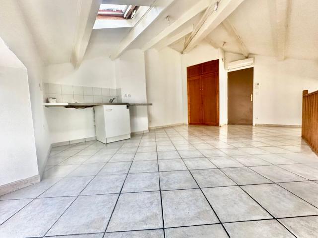 Appartement 2 pièces, 39 m² à louer à Saint Geniès de Comolas 30150