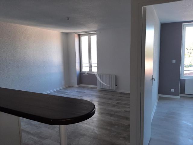 Appartement 2 pièces, 39 m² à louer à Saint Jean d'Angély 17400