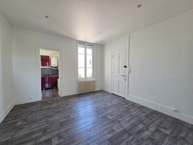 Appartement 2 pièces vide SAINTE SAVINE