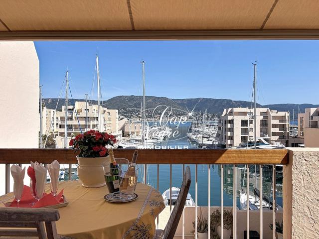 Appartement 2 pièces vue marina avec terrasse et piscine ? B. 53m² Bormes les Mimosas