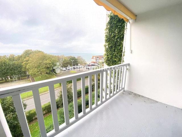 APPARTEMENT 2 PIECES VUE MER