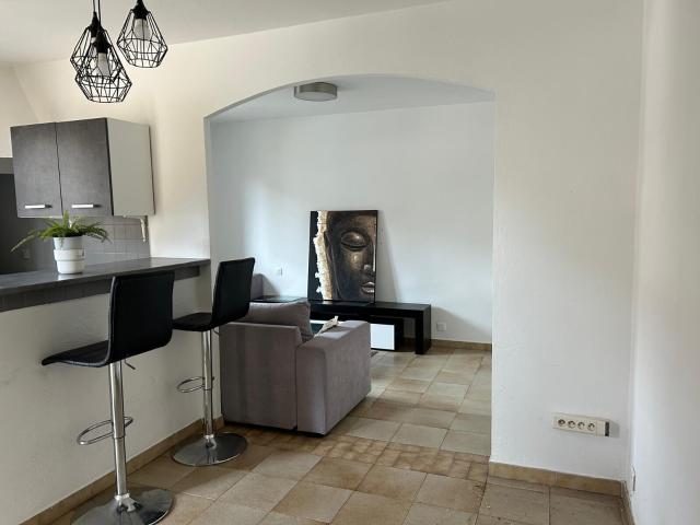 Appartement 2 pièces, à louer à Pégomas 06580