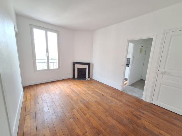 APPARTEMENT 2 PIECES à POISSY Proche Gare