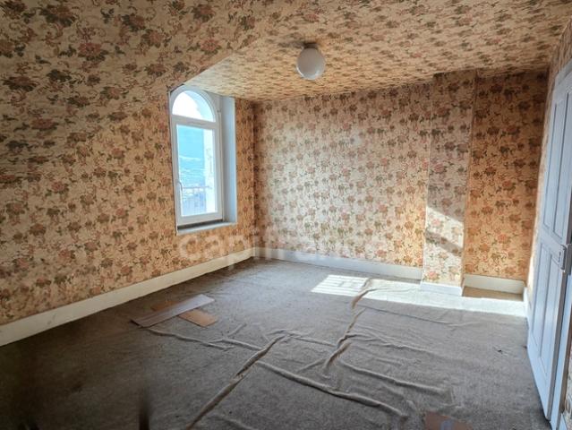 Appartement 2 pièces à rénover TANINGES 74