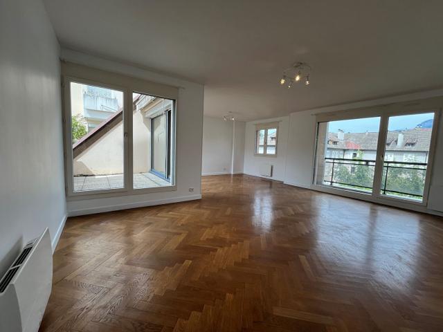 Appartement 2 pièces Annecy 56.00m² 1380€ à louer l'Adresse