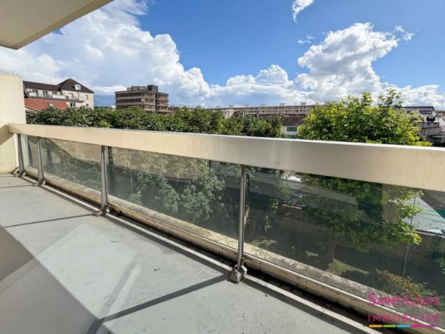 Appartement 2 pièces avec balcon Coeur de ville Poissy, calme, plein sud