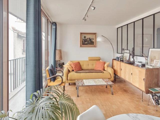 Appartement 2 pièces avec balcon et vue sur la Tour Eiffel