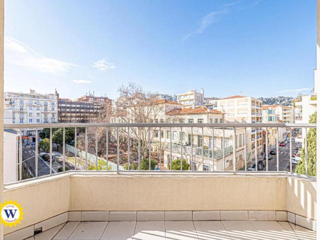 APPARTEMENT 2 PIÈCES AVEC BALCON PROCHE MER