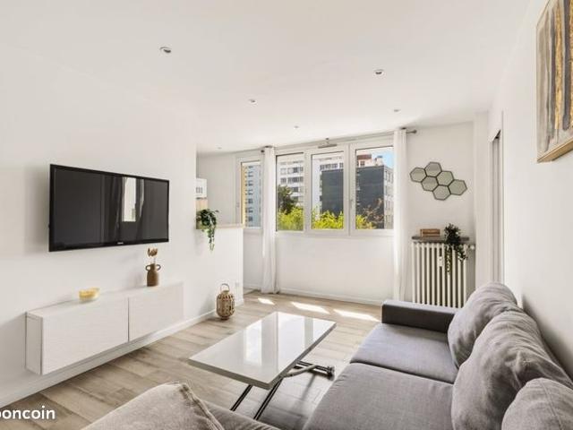 Appartement 2 pièces avec cave – Courbevoie