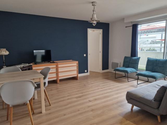 Appartement 2 PIECES avec cave et parking ST JEAN DE LUZ