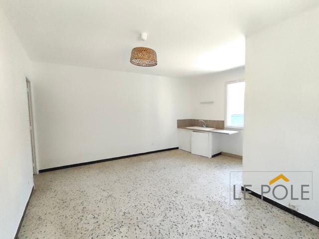 APPARTEMENT 2 PIECES AVEC GARAGE ET CAVE
