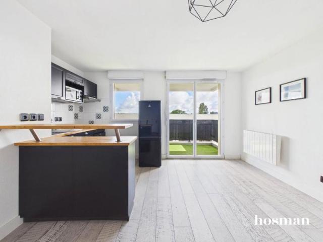 2 pièces avec grand balcon, piscine et parking extérieur En sus Allée Haussmann, Bordeaux