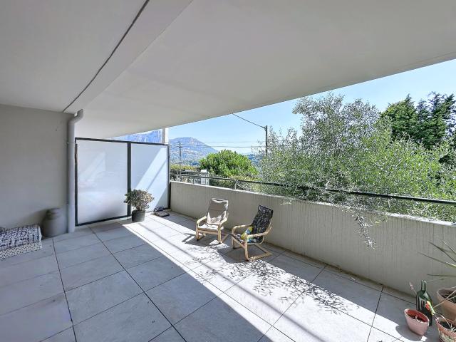 Appartement 2 pièces avec grande terrasse dans une résidence récente
