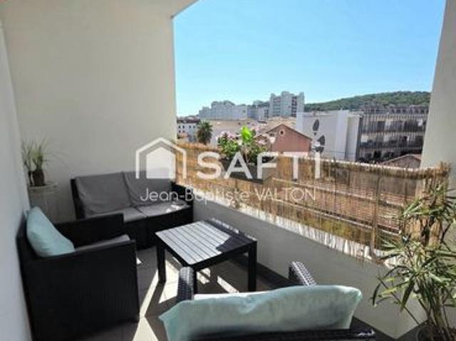 Appartement 2 pièces avec grande terrasse Sud ascenseur et garage