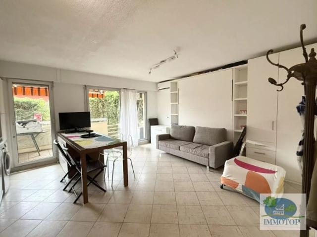 APPARTEMENT 2 PIECES AVEC JARDIN