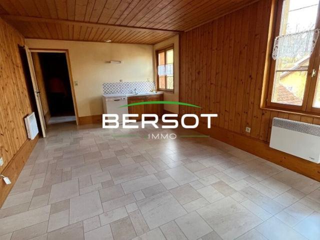 Appartement 2 pièces avec jardin à GRAND COMBE CHATELEU