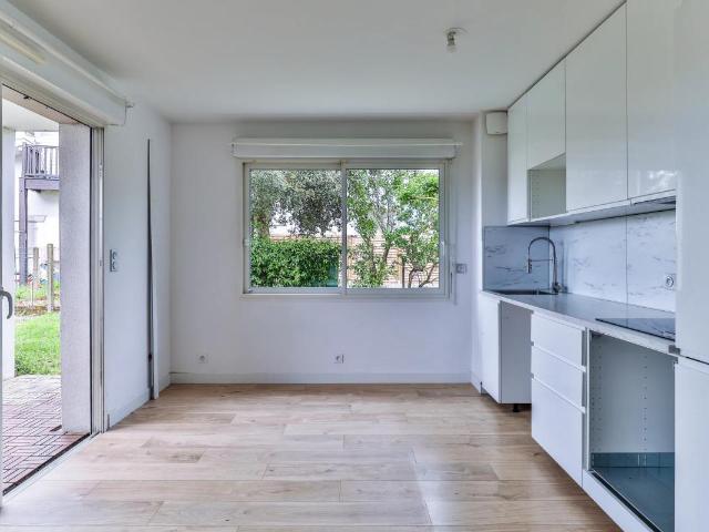 Appartement moderne 2 pièces, jardin privé