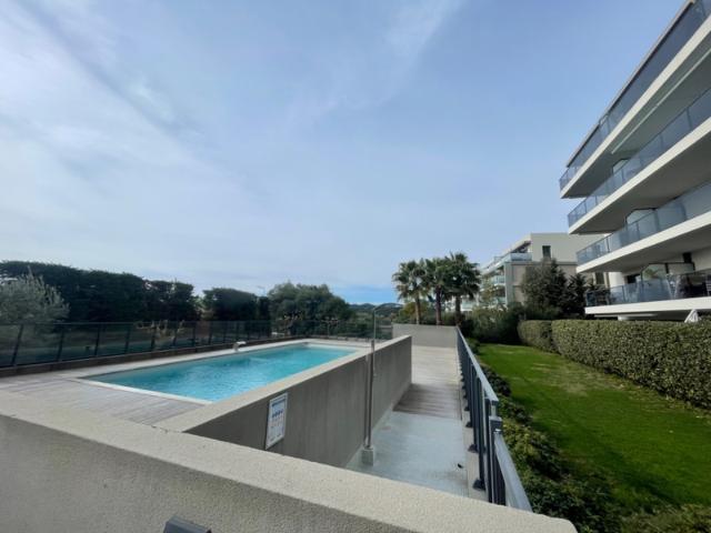 ✨ Appartement 2 pièces avec jardin, grande terrasse et parking – Résidence de standing avec piscine – Antibes