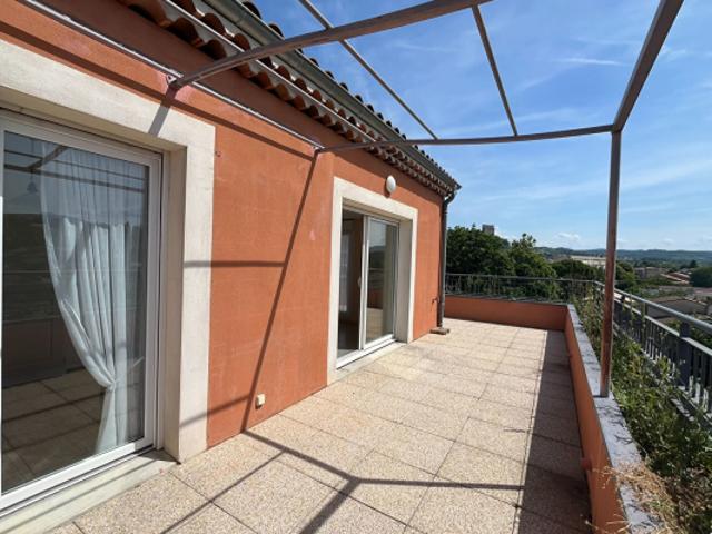 Appartement 2 pièces avec terrasse et garage