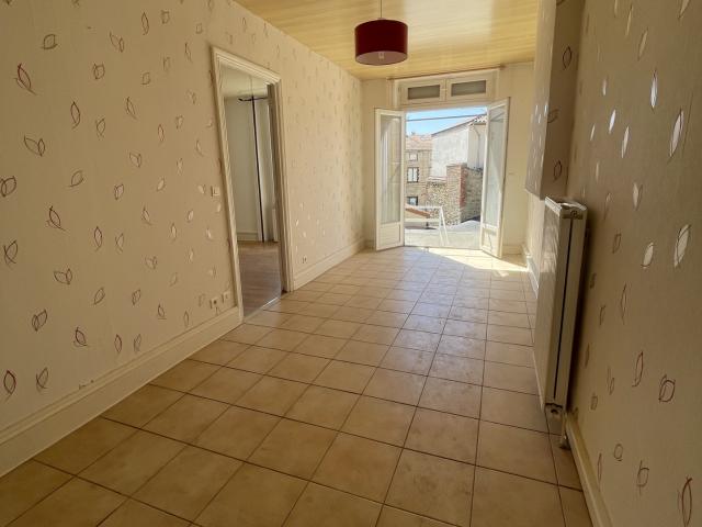 Appartement 2 pièces avec terrasse et parking