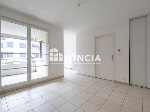 Appartement 2 pieces avec terrasse et parking