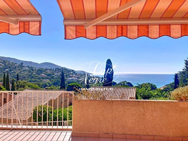 Appartement 2 pièces avec terrasse vue mer et garage à Pramousquier Proche plage