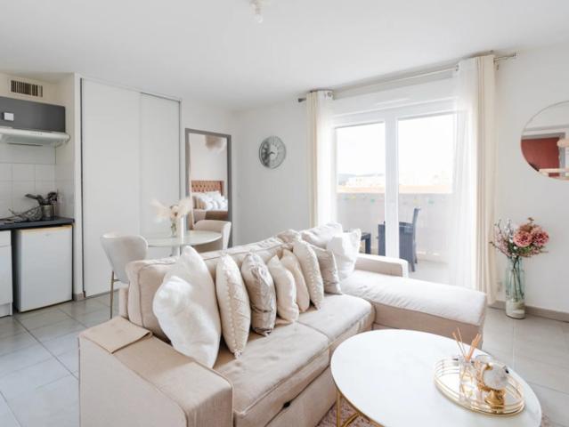 APPARTEMENT 2 PIECES BALCON