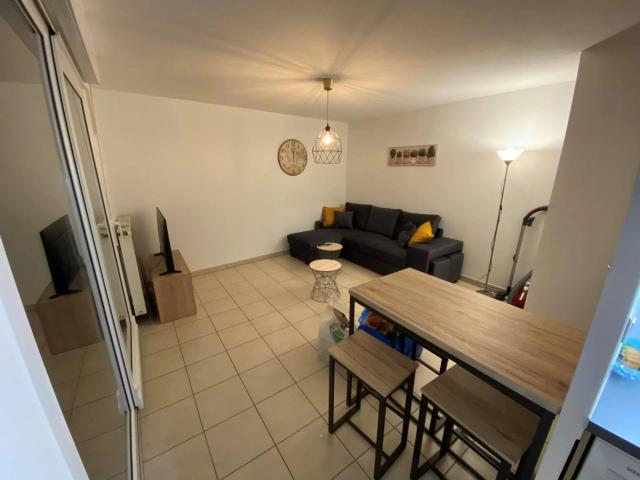 APPARTEMENT 2 PIECES CENTRE VILLE MEUBLE