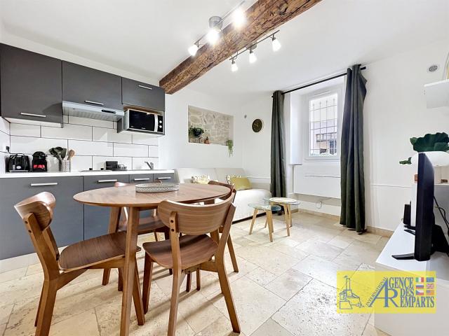 Appartement 2 pièces climatisé idéalement situé dans le Viei. 26m² Antibes