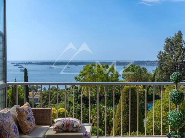 Appartement 2 pièces vue mer panoramique dans le quartier prisé de la Californie