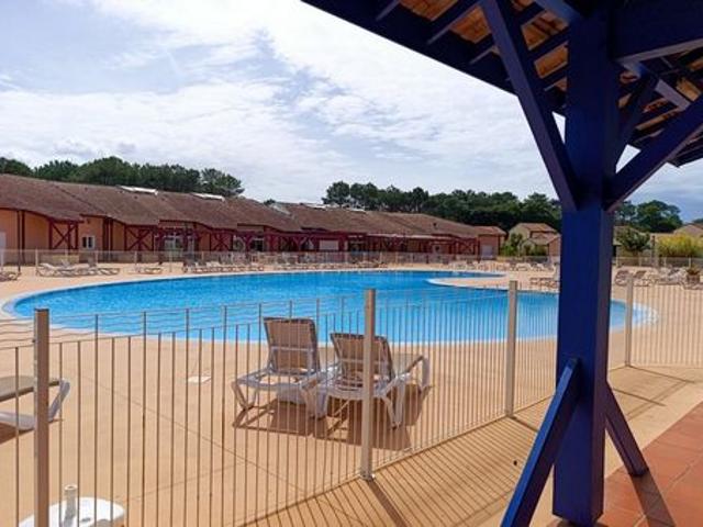 Appartement 2 pièces dans résidence avec piscine