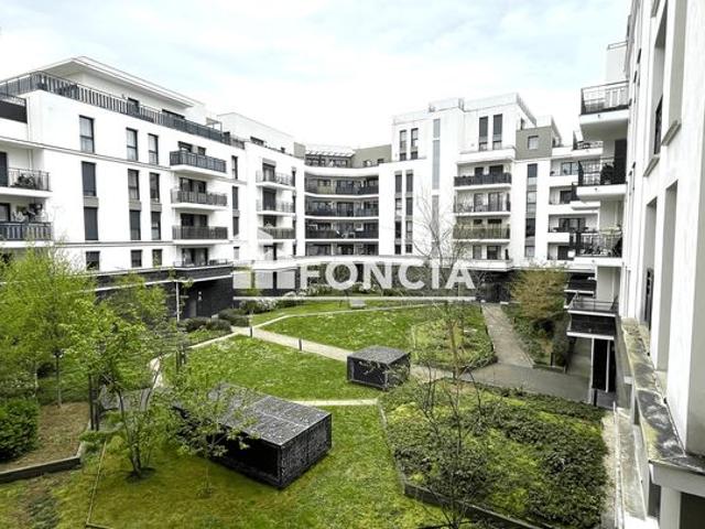 Appartement 2 pièces dans une residence moderne de 2017 avec balcon et parking