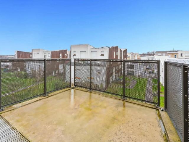 Appartement 2 pièces de 42 m2 avec blacon et parking rentabilit