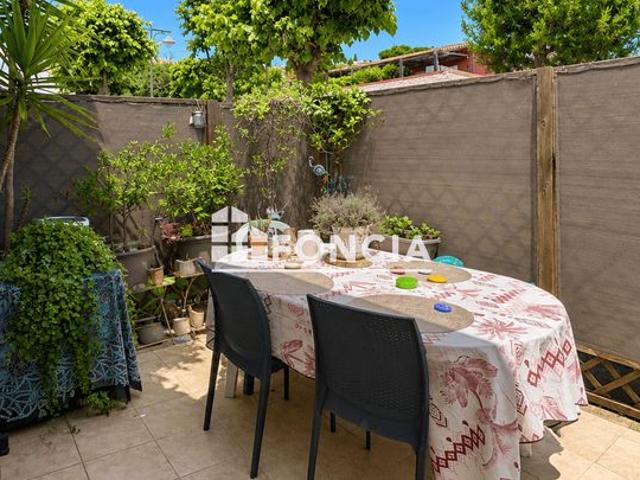 Appartement 2 pièces de 42m2 en rez de jardin avec terrasse et parking loué