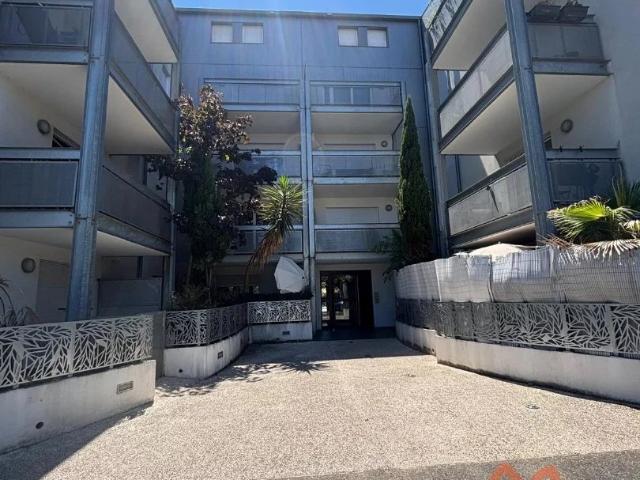 Appartement 2 pièces de 47 m² avec balcon et garage en sous sol
