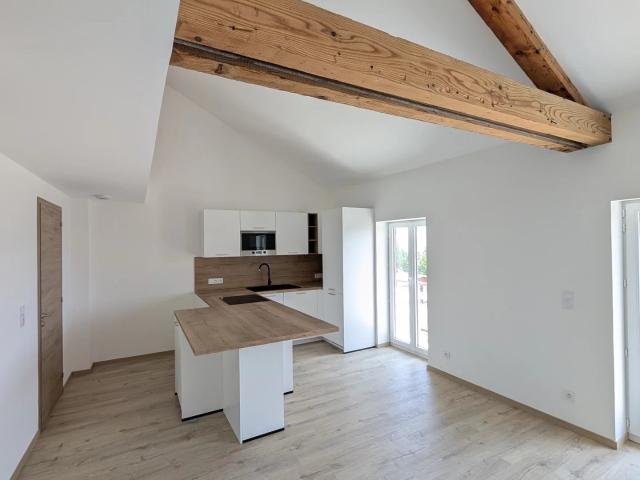 APPARTEMENT 2 PIECES DE 50.45 M2 AVEC BALCON AU REVARD