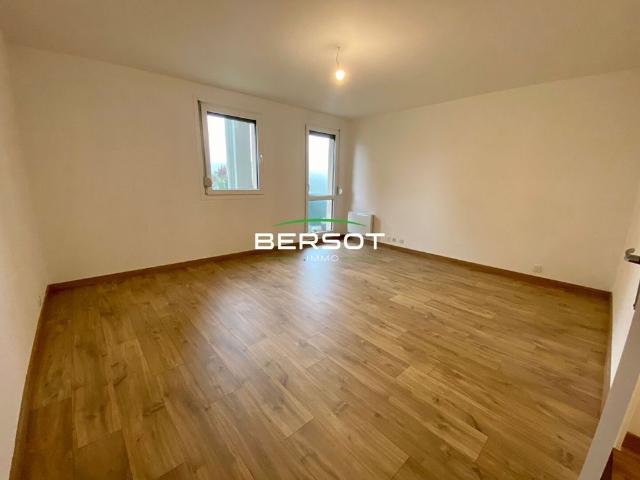 Appartement 2 pièces de 50.87 m2 avec balcon, cave et stationnement