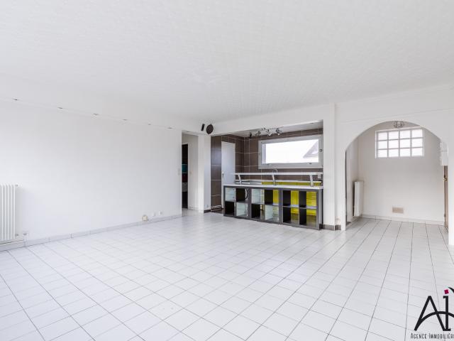 Appartement 2 pièces de 56 m2 avec parking et cave