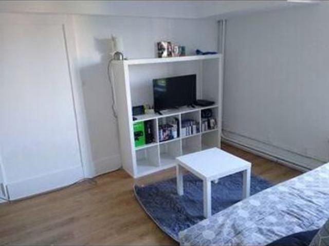 Appartement 2 pièces de 27 m² Idéalement situé Place Carnot à