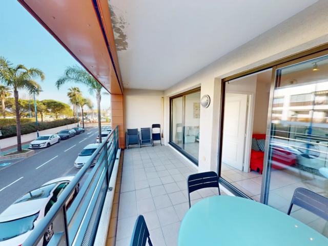 APPARTEMENT 2 PIECES de 30 m² à VILLENEUVE LOUBET PLAGE
