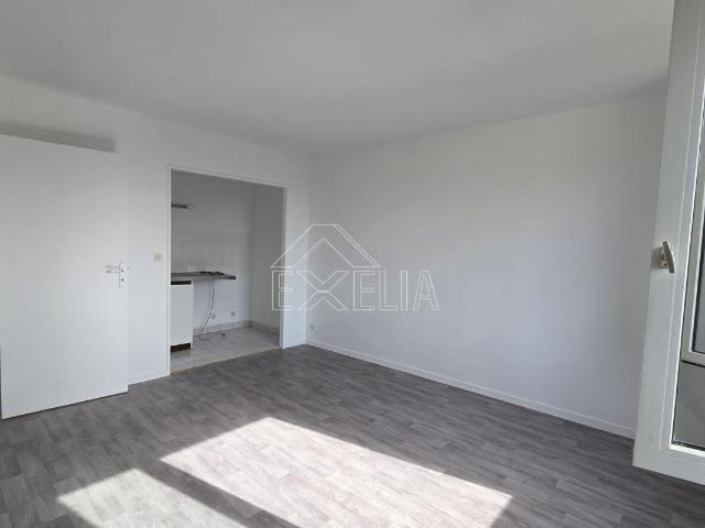 Appartement 2 pièces de 35,87 m² avec parking et cave au 3ème étage avec ascenseur à Mantes la Jolie