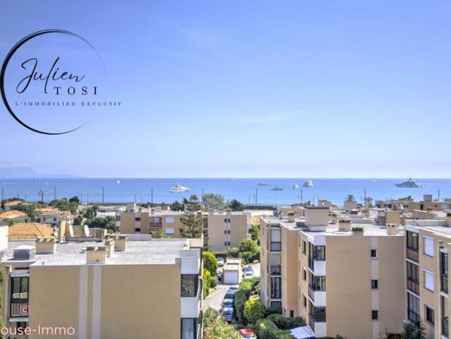Appartement 2 pièces dernier étage avec vue mer et piscine à Antibes