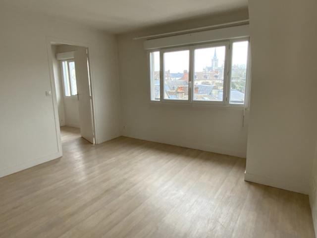 APPARTEMENT 2 PIECES EN CENTRE VILLE D'EVREUX